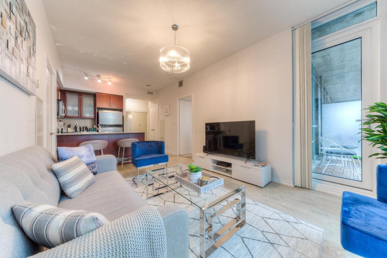 טורונטו Stylish Newly Furnished Condo With Beautiful Lake View מראה חיצוני תמונה