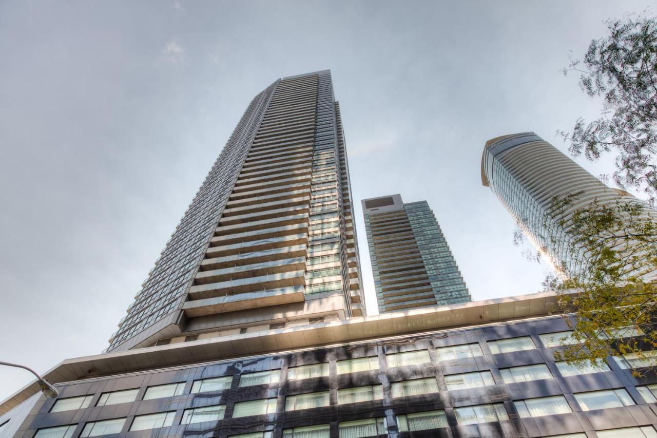 טורונטו Stylish Newly Furnished Condo With Beautiful Lake View מראה חיצוני תמונה