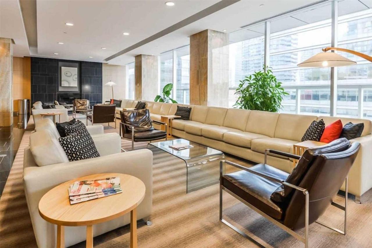 טורונטו Stylish Newly Furnished Condo With Beautiful Lake View מראה חיצוני תמונה