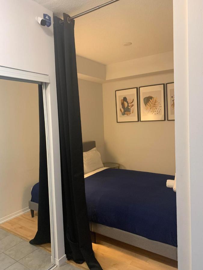 טורונטו Stylish Newly Furnished Condo With Beautiful Lake View מראה חיצוני תמונה